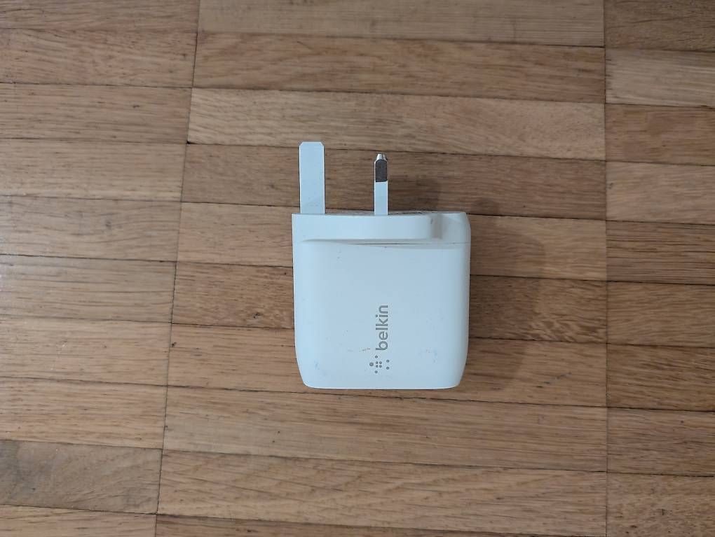 Belkin Unità & Adattatore: UK Stecker Type g mit USB-C belkin – Usato da Luzern venduto da Laraelena 1