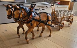 Pferdegespann - Zwei Zugpferde mit Heuwagen