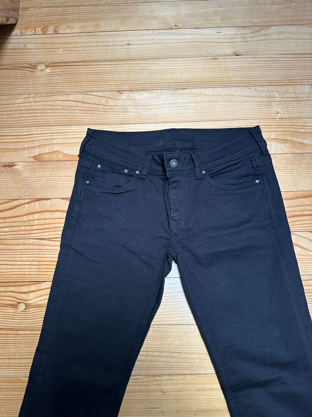 Pepe Jeans Jeans: Pepe Jeans Saturn schwarz 29/32 neu – Nuovo (secondo la descrizione) da Gümmenen venduto da FelizitasHermann 1