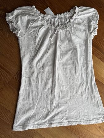 ★ T-Shirt mit Rüschel Gr. M★  weiss★mit Bändeli