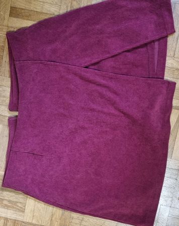 Rock Cord Optik weinrot integrierte Shorts neuwertig