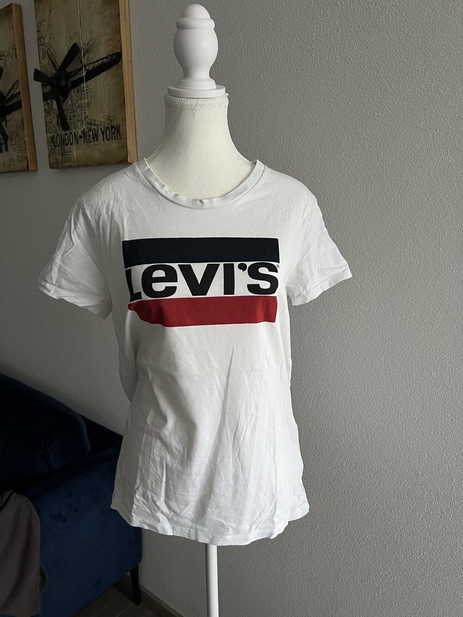 Levi's T-shirt: T Shirt Levi’s Grösse M – Usato da Niederhelfenschwil venduto da tab_xlc7