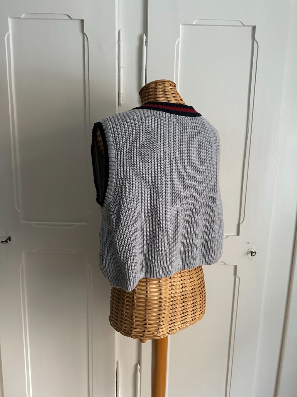 Gilets & Westen: STR - Strickgilet hellgrau oversized S – Gebraucht aus Zürich von Diazaio 2