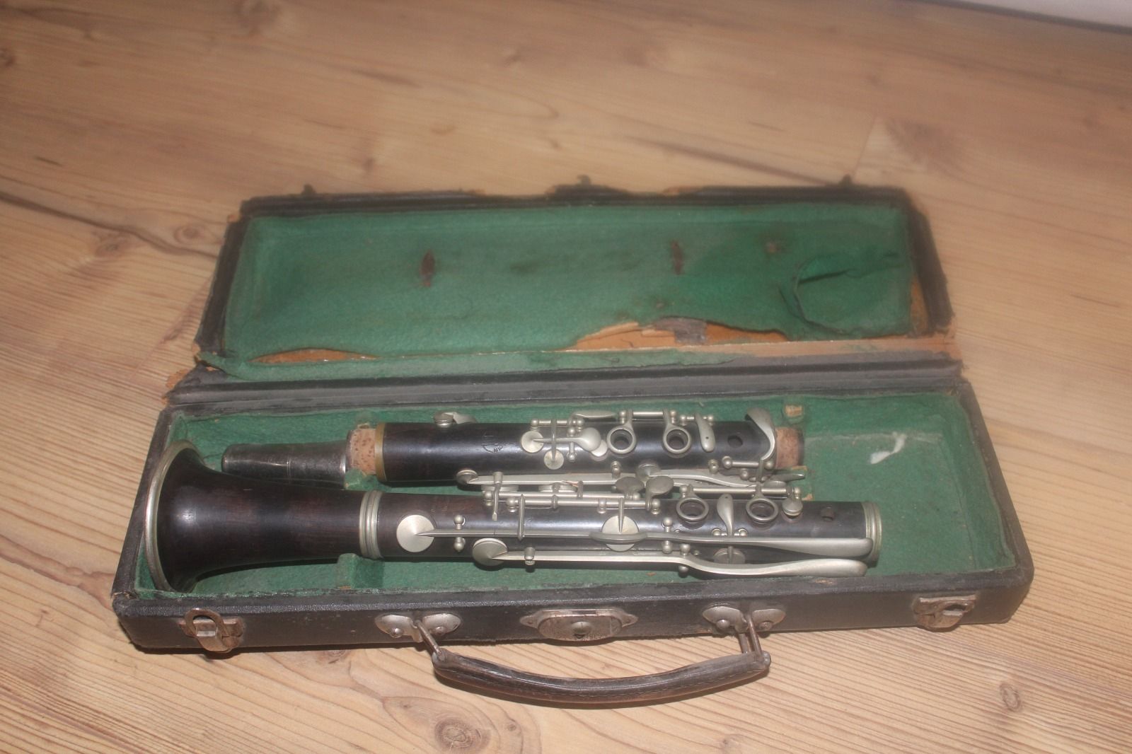 Instruments de musique: Klarinette mit Vintage-Etui – Défectueux à Solduno par pao_mq26