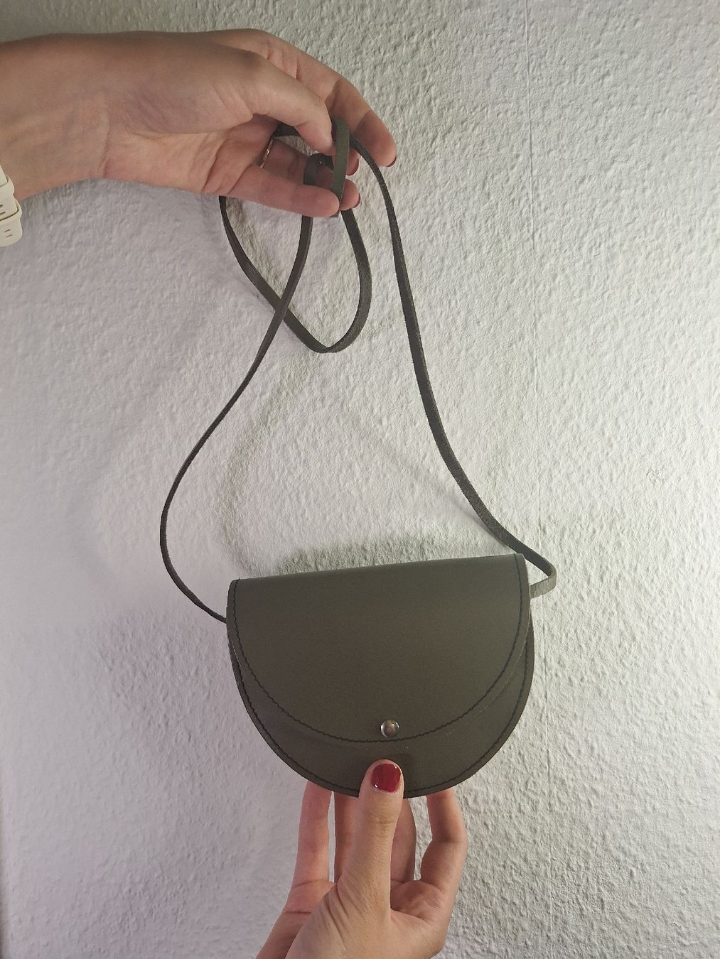 Sacs femmes: Tasche Leder khaki – D'occasion à Wetzikon ZH par kuk_9q2n