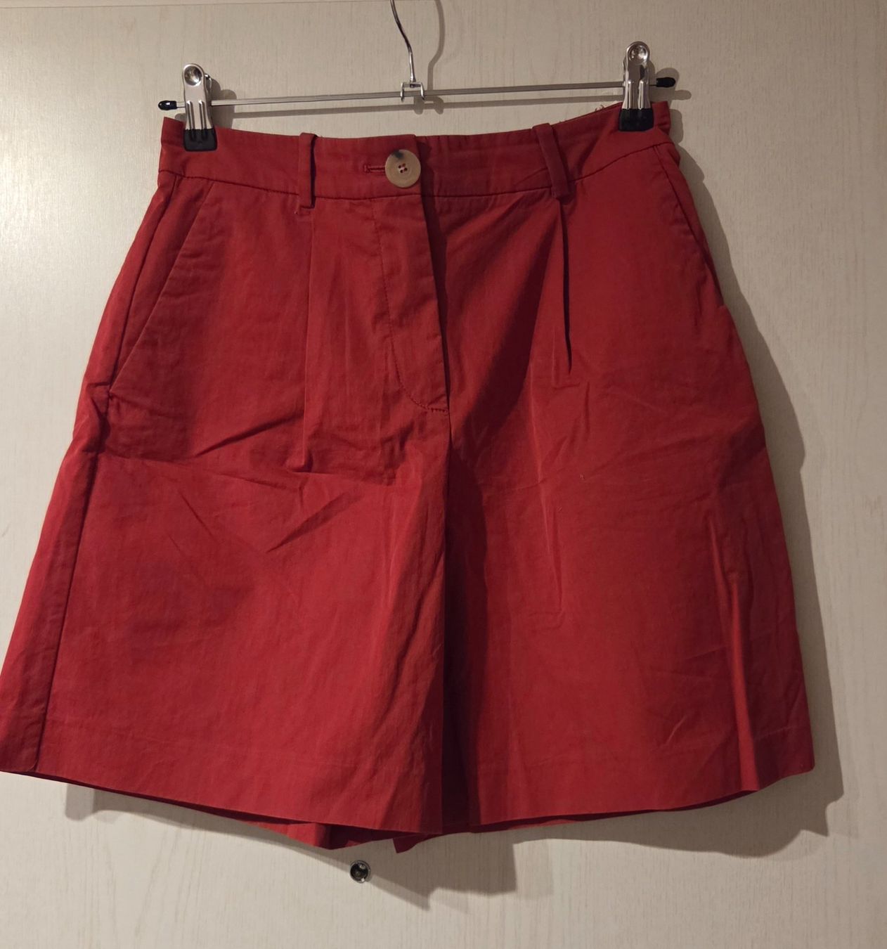 Mango Pantalons: Shorts von MANGO (Grösse 38) – D'occasion à Zürich par wile_coyote