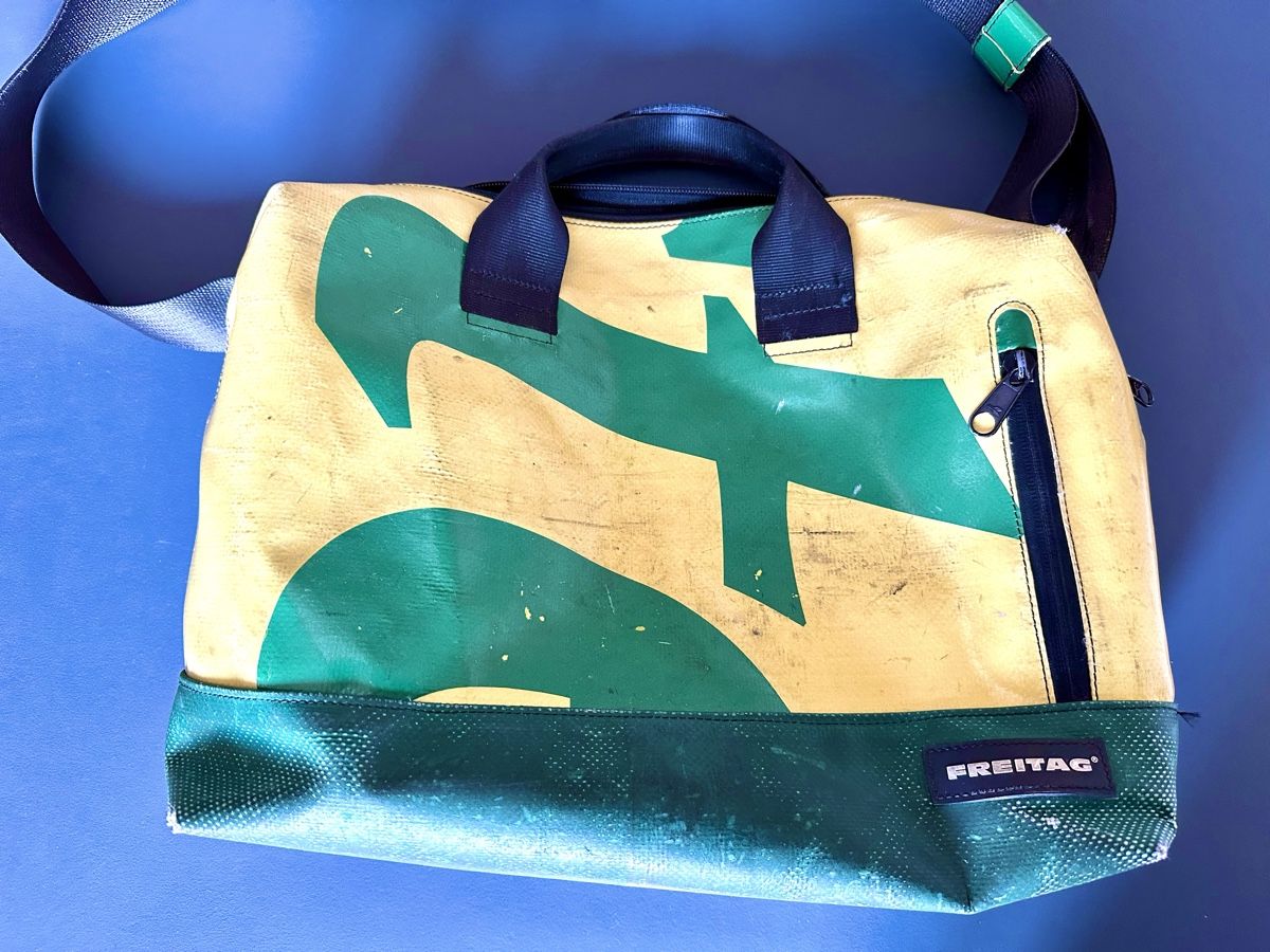 Freitag Taschen: FREITAG Tasche ORIGINAL // Laptopfach gepolstert – Gebraucht aus Zürich von Birdi0 1