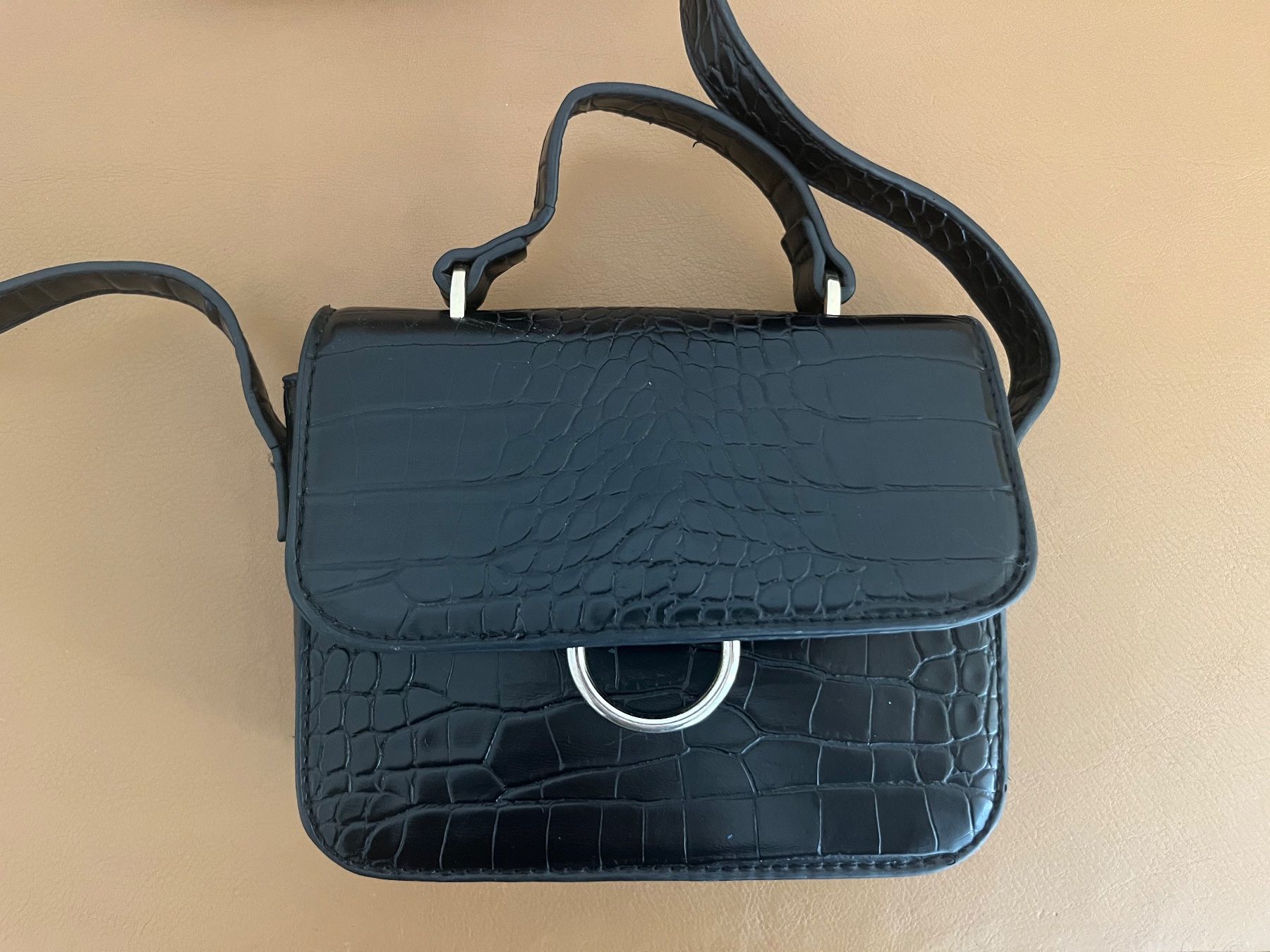 Taschen für Damen: Sac noir bandoulière – Gebraucht aus Neuchâtel von Ariane_vn00