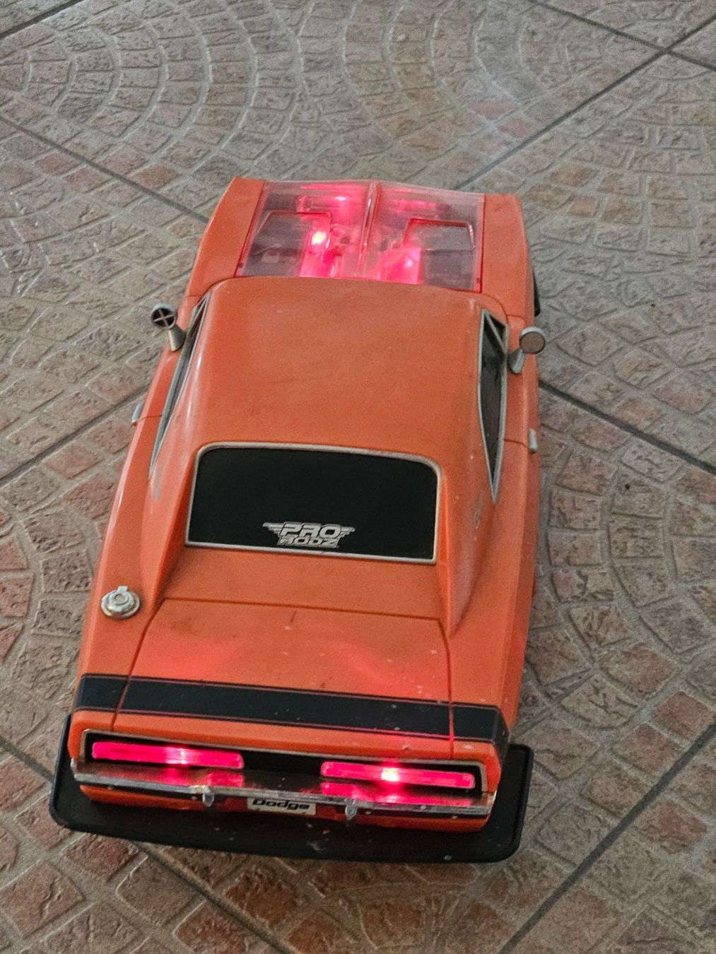 Modellismo RC: Dodge Charger RC Modell – Usato da Oberkulm venduto da Bandits1 2