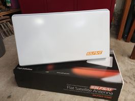 Satellitenschüssel flach