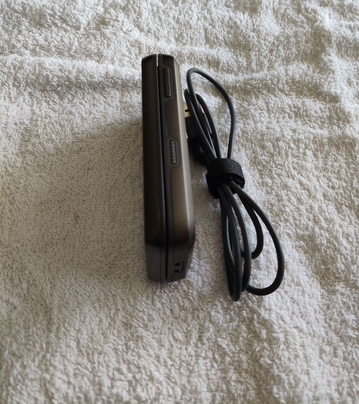Telefoni cellulari / Smartphones: HMD 2660 Flip  Dual Sim 4G – Usato da Zollikofen venduto da zar_j67f 7