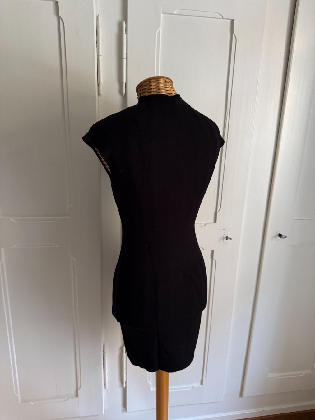Zara Vestiti: ZARA - Etuikleid schwarz elegant S – Usato da Zürich venduto da Diazaio 2