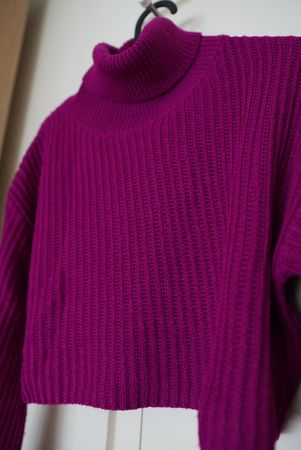 Pull court col roulé violet – Taille S