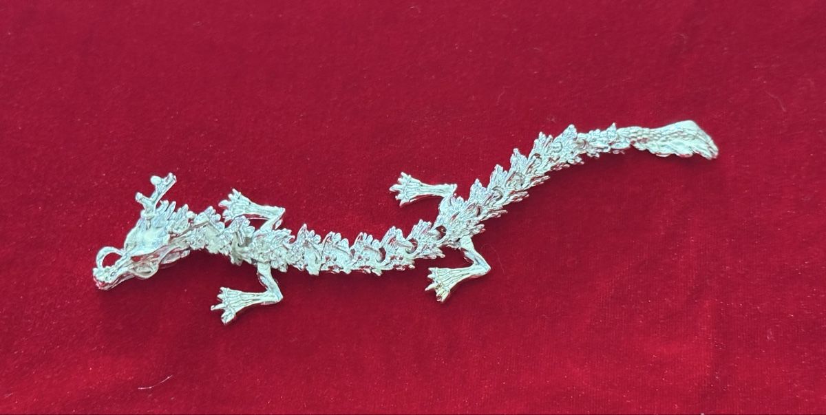Alle Dekorationen: 1 Stück Silber Drache Figur, Glücksbringer Deko. – Gebraucht aus Rheinfelden von Gazzi