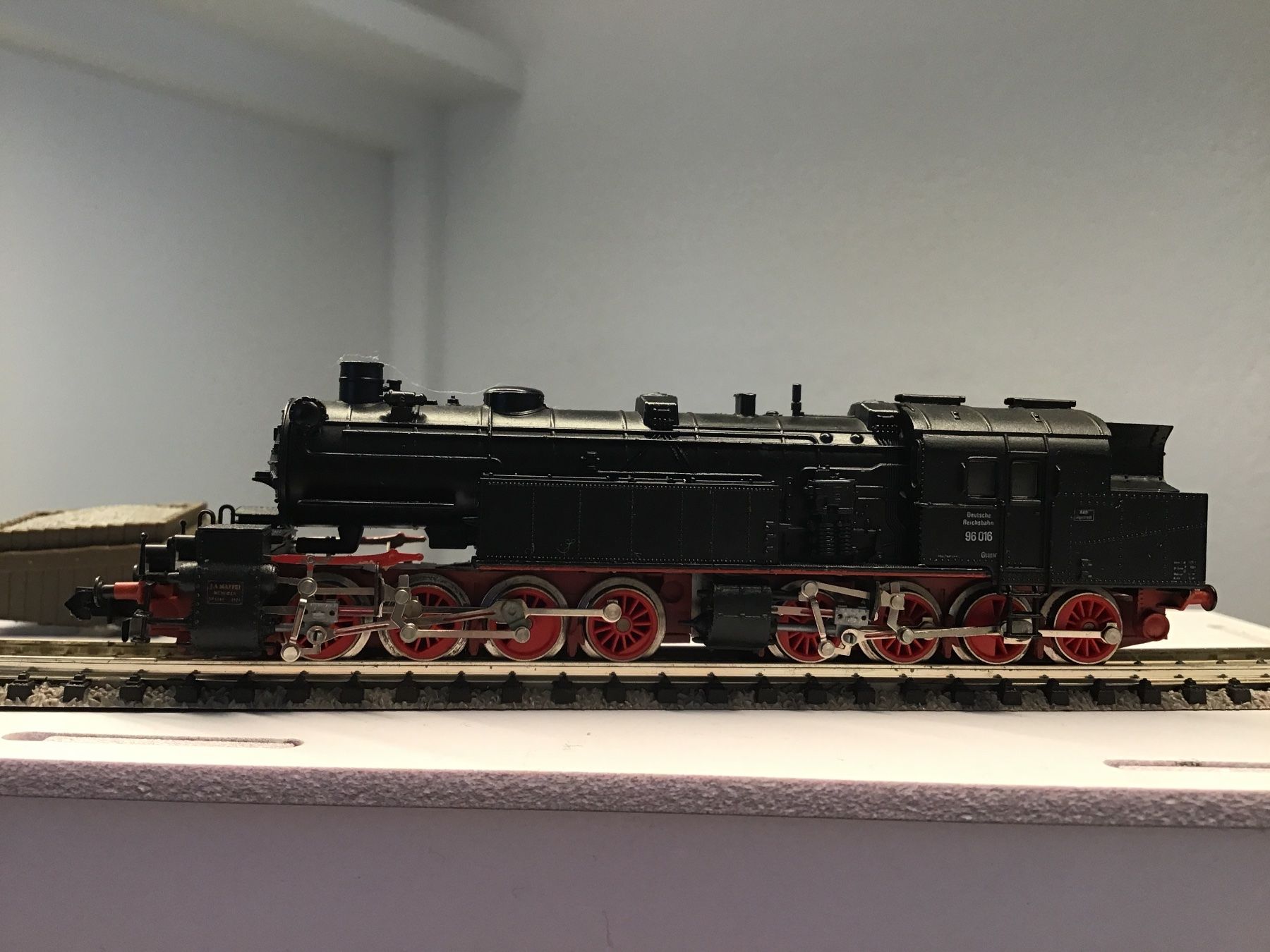 Arnold Modellini di ferrovie: Arnold n Dampflok BR 80 016, – Usato da Männedorf venduto da Spezial-Modelle 1