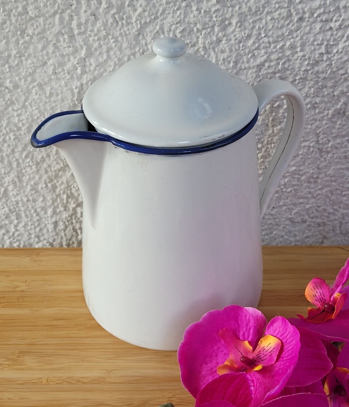Toutes les décorations: Antiker Krug Emaille 2 Liter  – D'occasion à Buttikon SZ par Renco 1