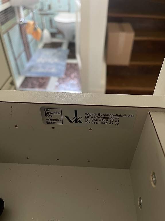 Allestimento di negozi e stand fieristici: Theke / Arbeitstisch / Korpus – Usato da Schlieren venduto da Maximusss76 4