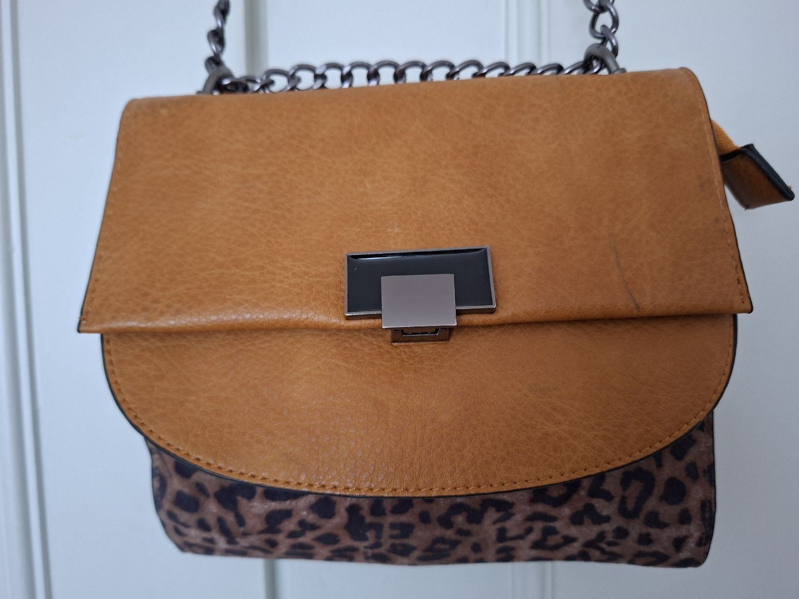 Borse da donna: Sac Bandoulière Léopard Camel Chaîne – Usato da Lutry venduto da Sim_Sta 5
