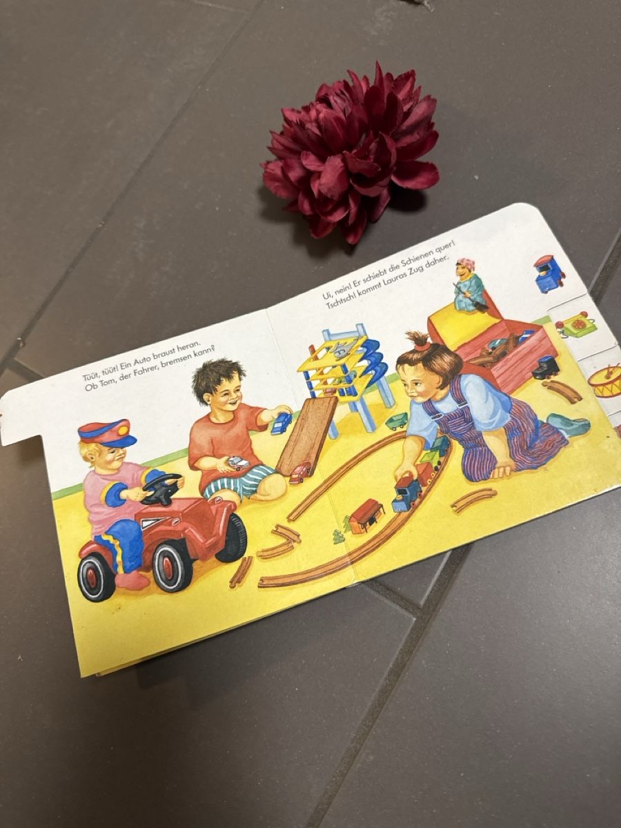 Libri: Kinderbuch Spielen zu Hause – Usato da Zürich venduto da Belisimo 2