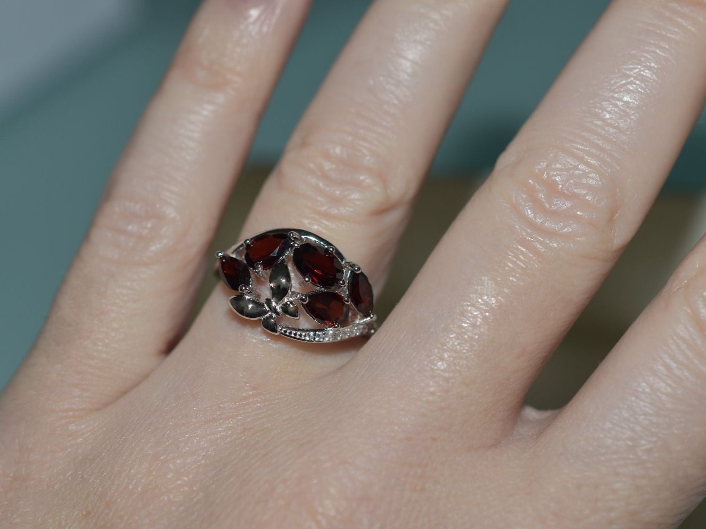 Anelli: Ring mit Granat aus Sterling Silber, Gr. 7, neu – Nuovo e nell'imballaggio originale da Laufen venduto da flowerfan 1