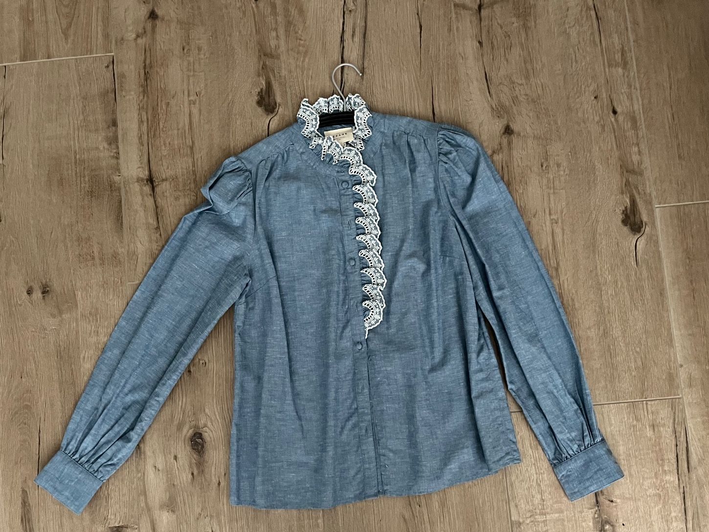 Sezane Camicette: Sezane Bluse Gr.36, hellblau mit Spitze, neuwertig! – Nuovo (secondo la descrizione) da berikon venduto da Fashion_09