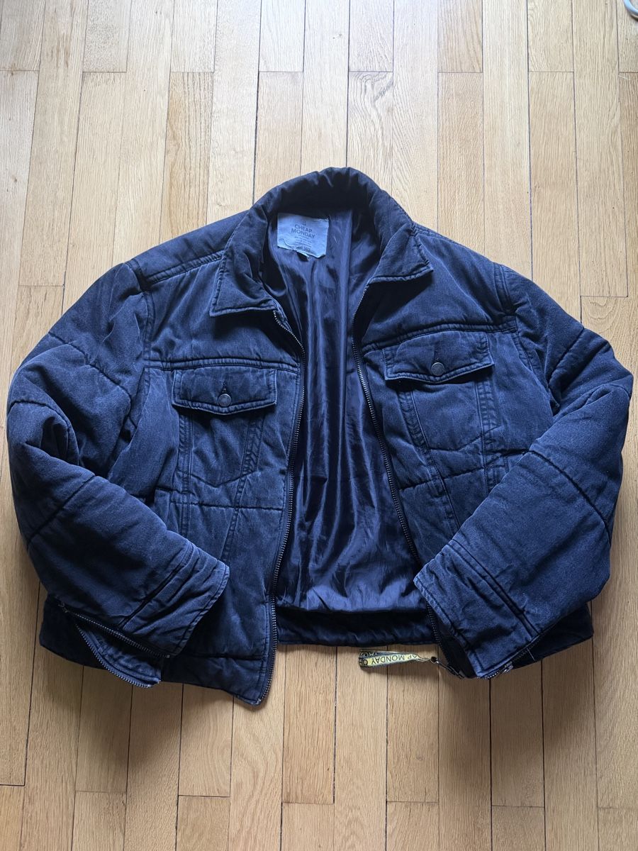 Vestes: Cheap Monday Padded Jacket – D'occasion à Basel par Sekijo