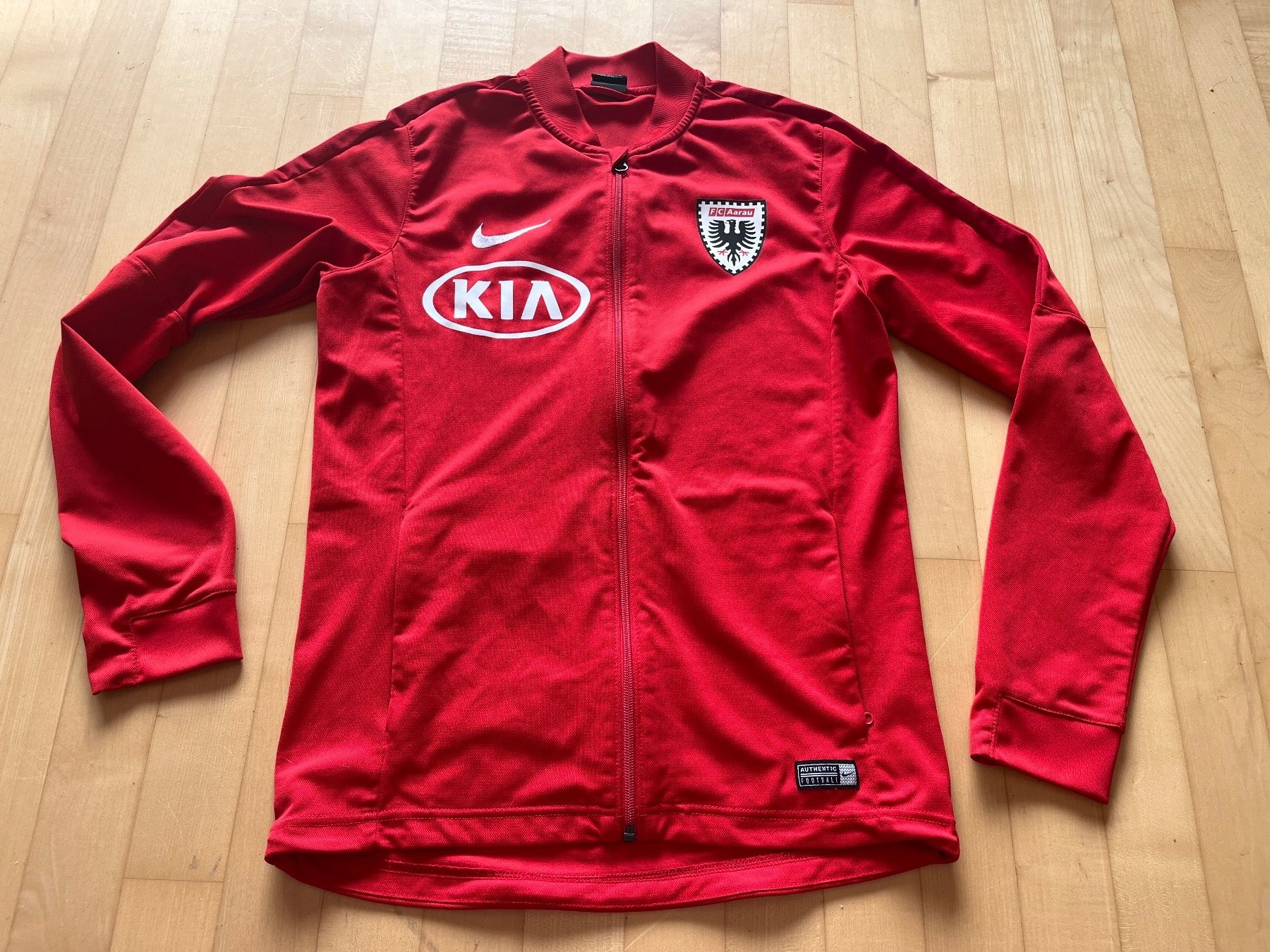 Nike Jacken: FC Aarau Offizielle Teamjacke Trainerjacke – Gebraucht aus Wallisellen von theadicts77