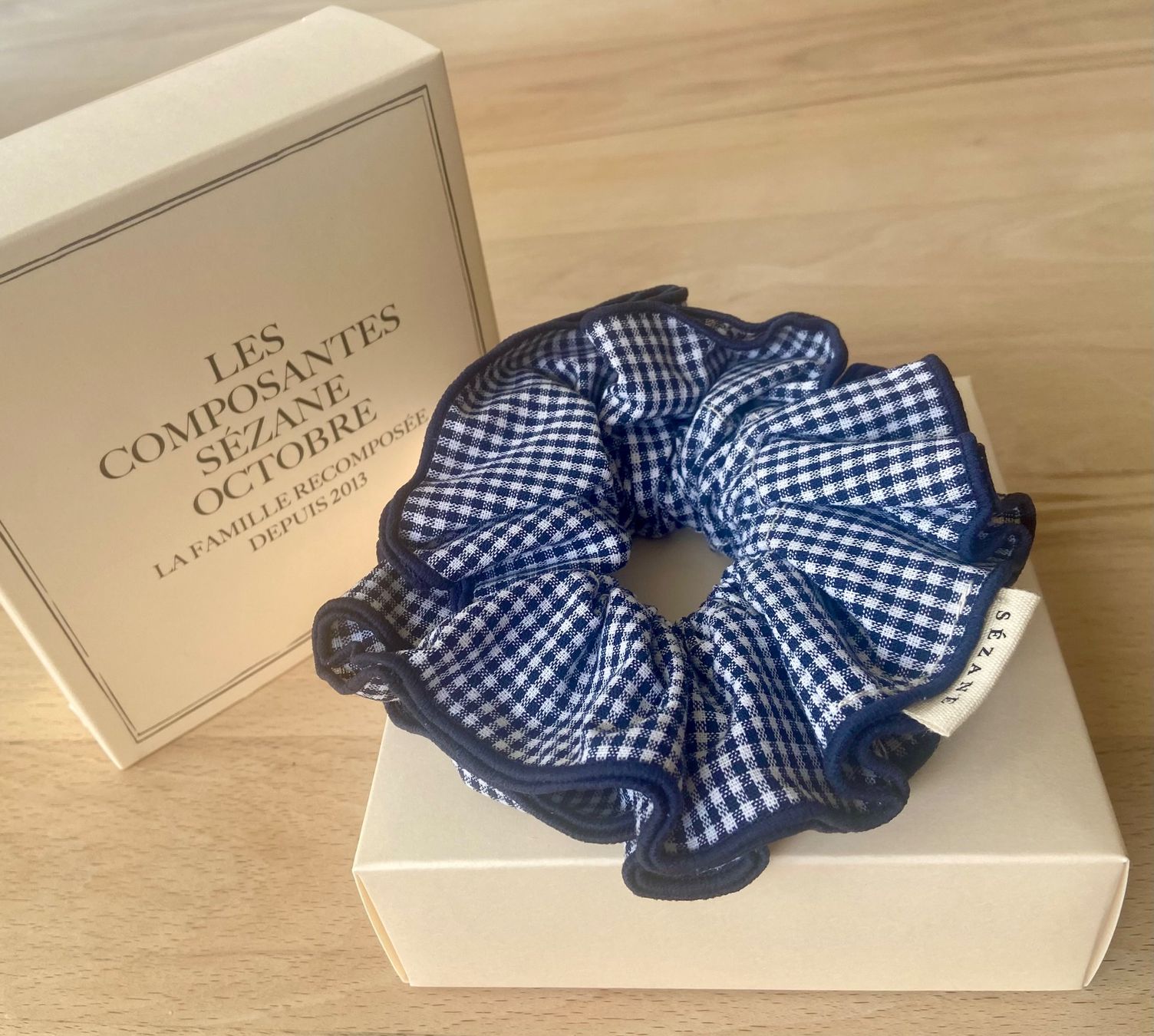 Accessori per capelli: Sezane maxi scrunchi/chouchou – Nuovo e nell'imballaggio originale da Widnau venduto da Imani 1
