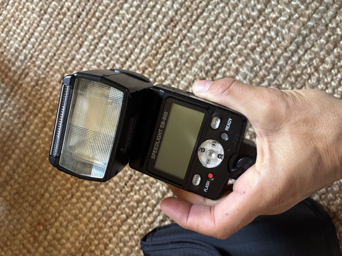 Nikon Flash: Nikon Speedlight SB-800 camera flash with case – Usato da Bern venduto da wisemagpie 3