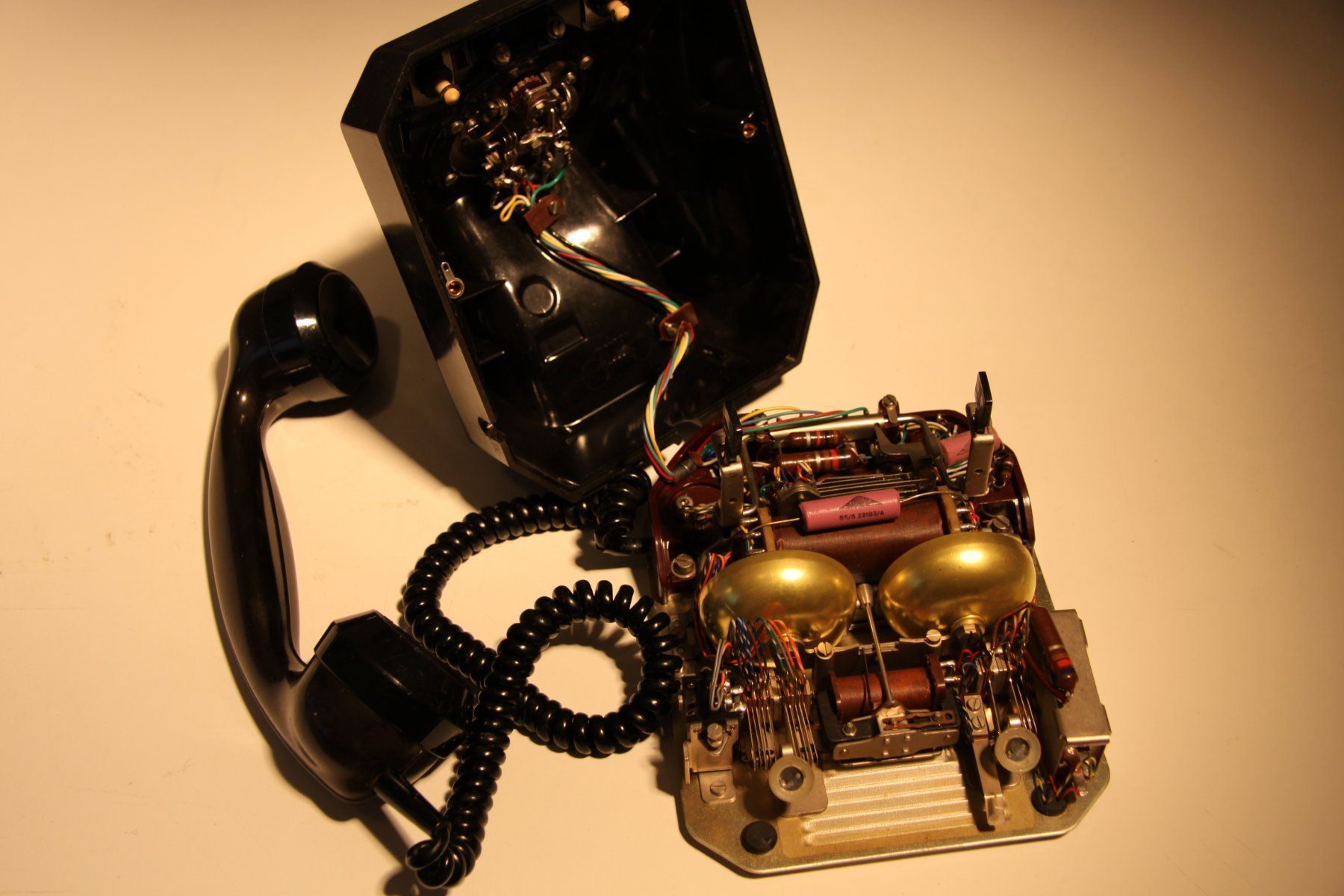 Swisscom Telefone: Tischtelefonstation Modell 50 A&H, 1965 – Gebraucht aus Baar von ben_vrx8 1