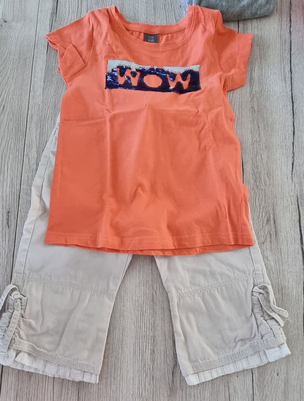 Lotti & Set di vestiti: Kleider für Mädchen gr.104-110 – Usato da Grossdietwil venduto da GNOM313 1