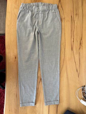 Sommerliche Kaffe Stoffhose, Gr. 36, Grau, Neuwertig, Top Zu