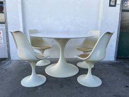 Mid Century Space Age Tulip Tisch & Stühle Fiberglas