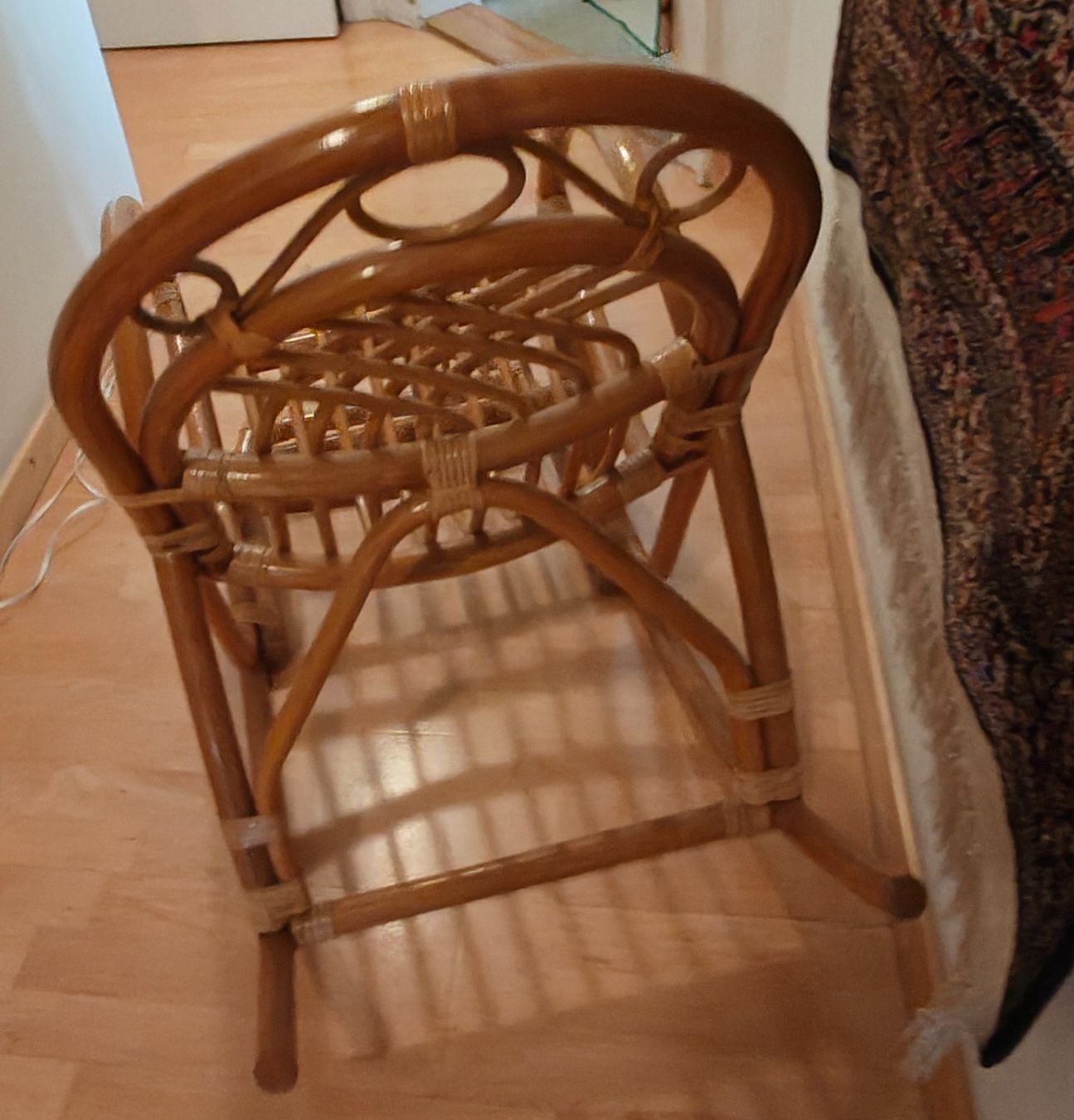 Stühle: Vintage rattan Schaukelstuhl – Gebraucht aus Schaffhausen von kab_9pzn 2
