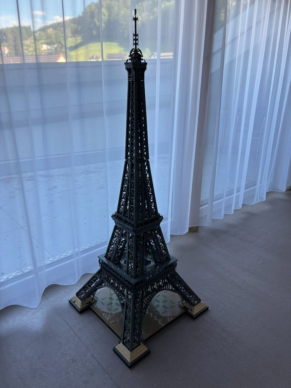 Lego Kit di costruzioni: LEGO® Icons Eiffelturm 10307 – Usato da Thal venduto da PhilFireBrick