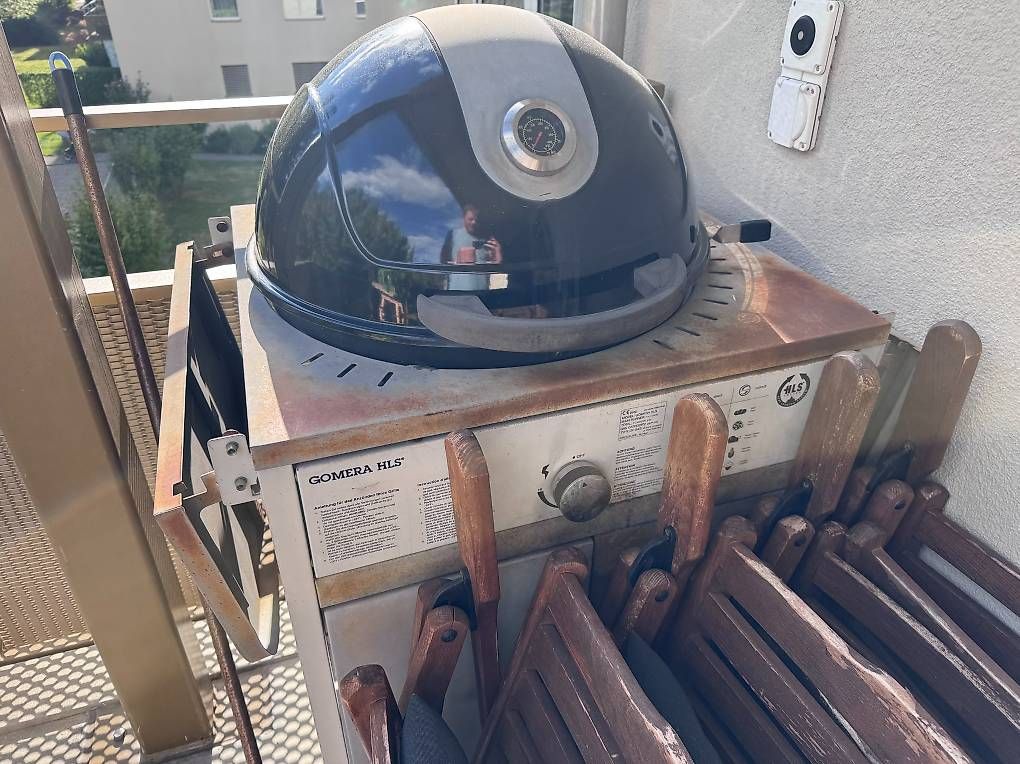 Tischset: Gratis : Burotisch, Balkon/Gartentisch + 4 Stuhle, BBQ – Gebraucht aus Adliswil von paulboot85 1