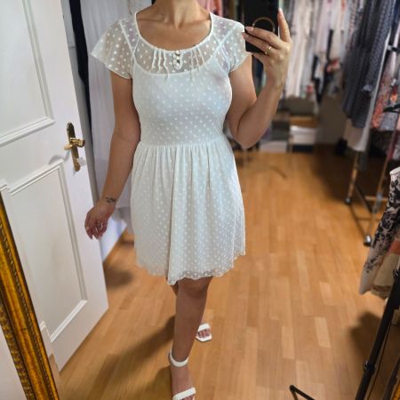 Sommerliches Kleid in Weiss mit Pünktchen, Grösse S & S/M