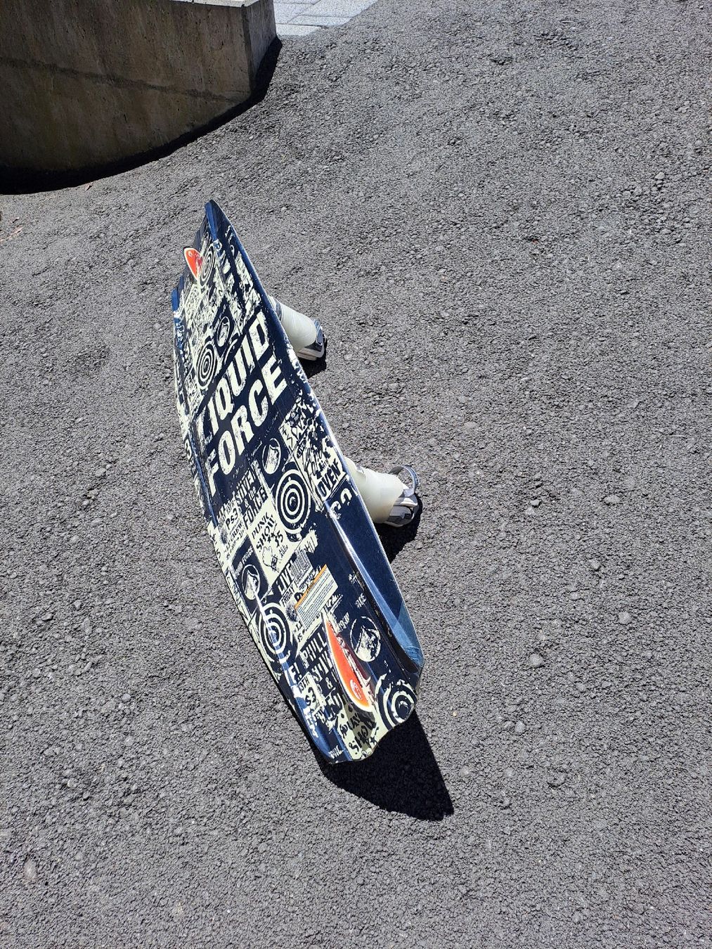 Tavole da surf e di nuoto: Altes Wakeboard – Difettoso da Meinisberg venduto da estahawai 2