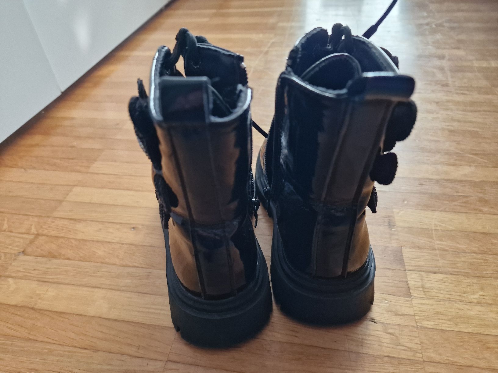 Schuhe für Mädchen: Kinder Boots schwarz Lack Optik Grösse 30  – Gebraucht aus bern von Marvin24 1