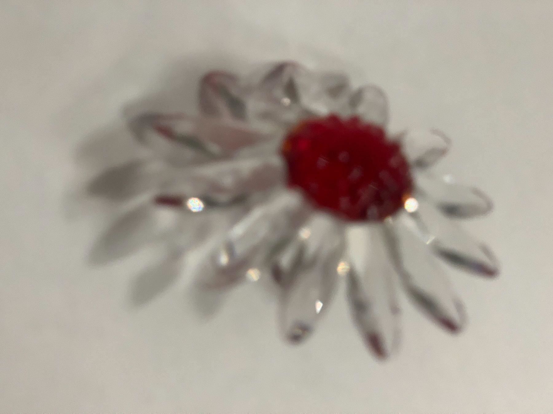 Swarovski Statuette: Swarovski Margarite Rot – Nuovo (secondo la descrizione) da Oberglatt ZH venduto da Multimix 2