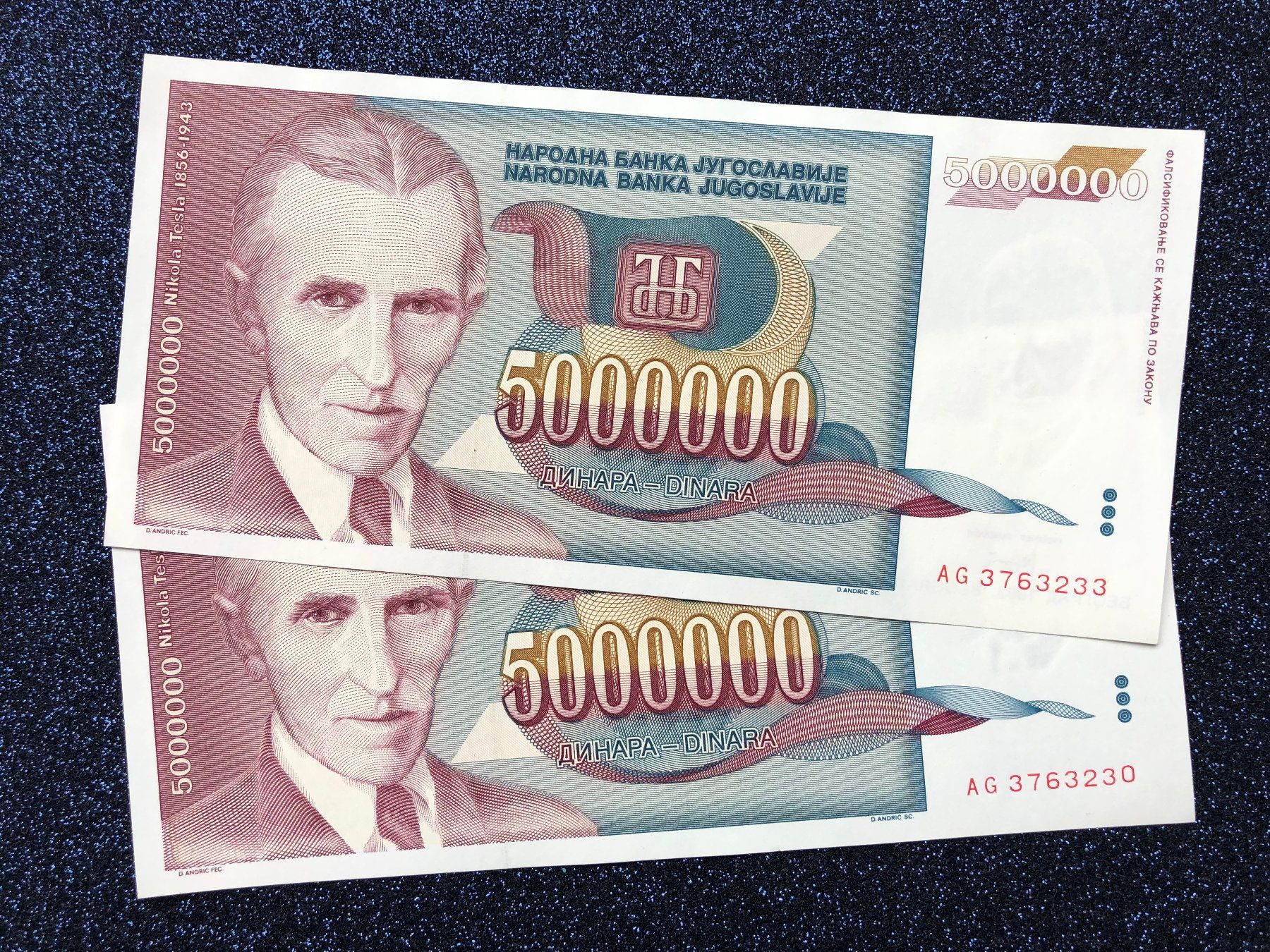Banconote: ***UNC 2 x 5000000 Dinara - Belgrad 1993 - Tesla – Nuovo e nell'imballaggio originale da Pfäffikon SZ venduto da Sieben77