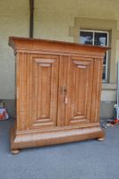 Antiker Schrank Wellenschrank 2Türig zerlegbar