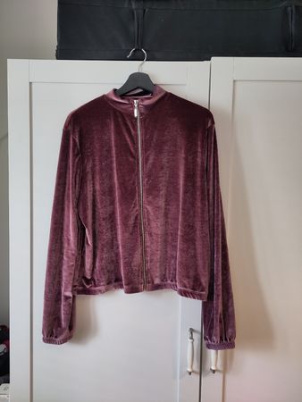 leichte samtige Jacke (ca. 2-3x getragen)