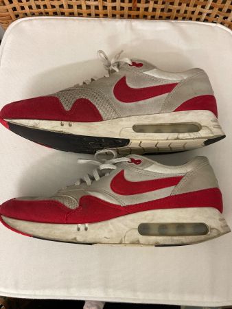Ab 1 Franken Auktion Nike Air grau rot Grösse 43