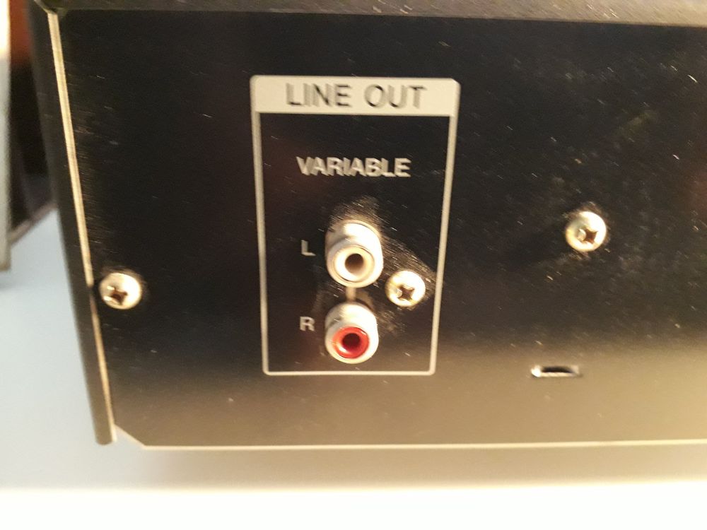 Sony CDP313 CD player (does not read CDs to be fixed) Kaufen auf