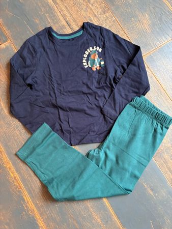 Schönes Pyjama Gr. 104, Neu