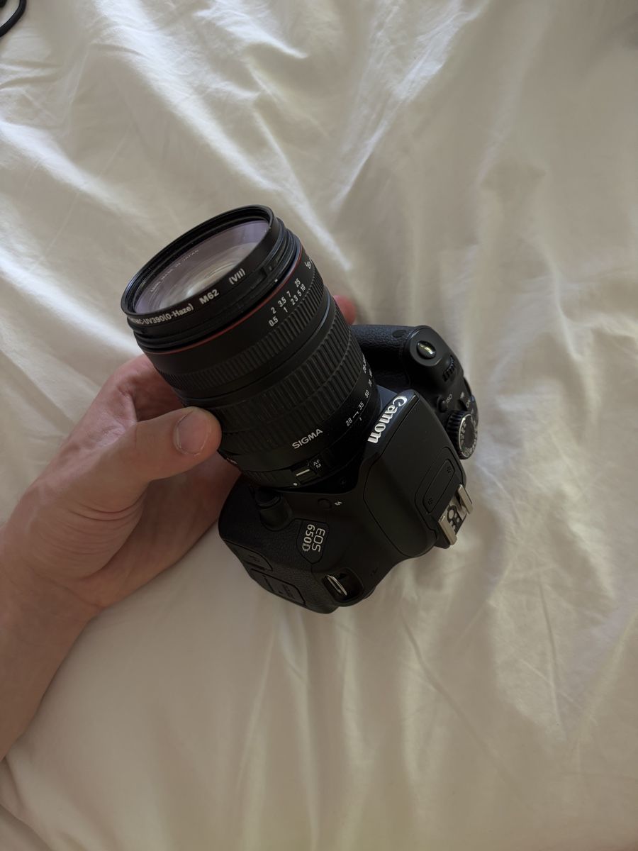 Canon Fotocamera: Canon EOS 650D mit Sigma 18–200mm Objektiv – Usato da Winterthur venduto da fli_6l6s