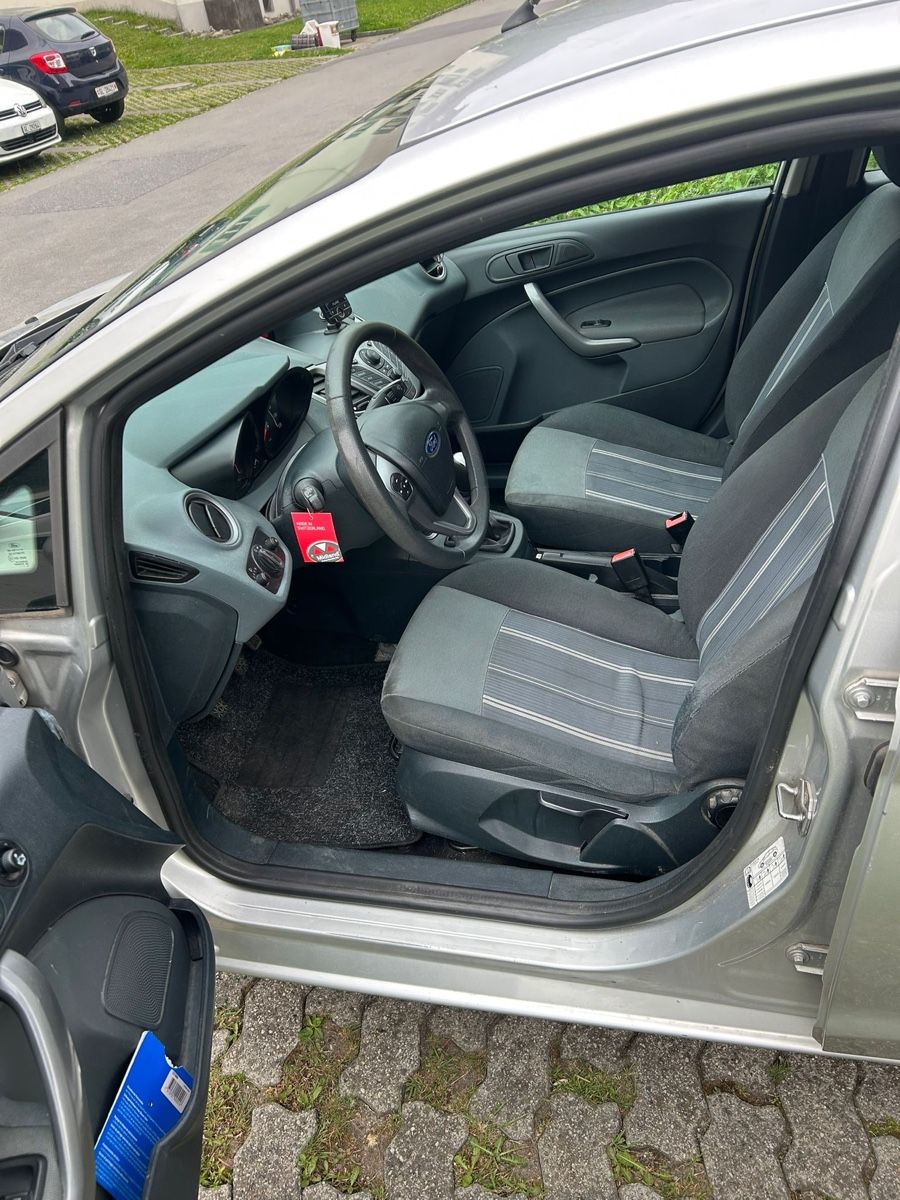 Ford Autos: Ford fiesta – D'occasion à Mollis par Puch_x30 4