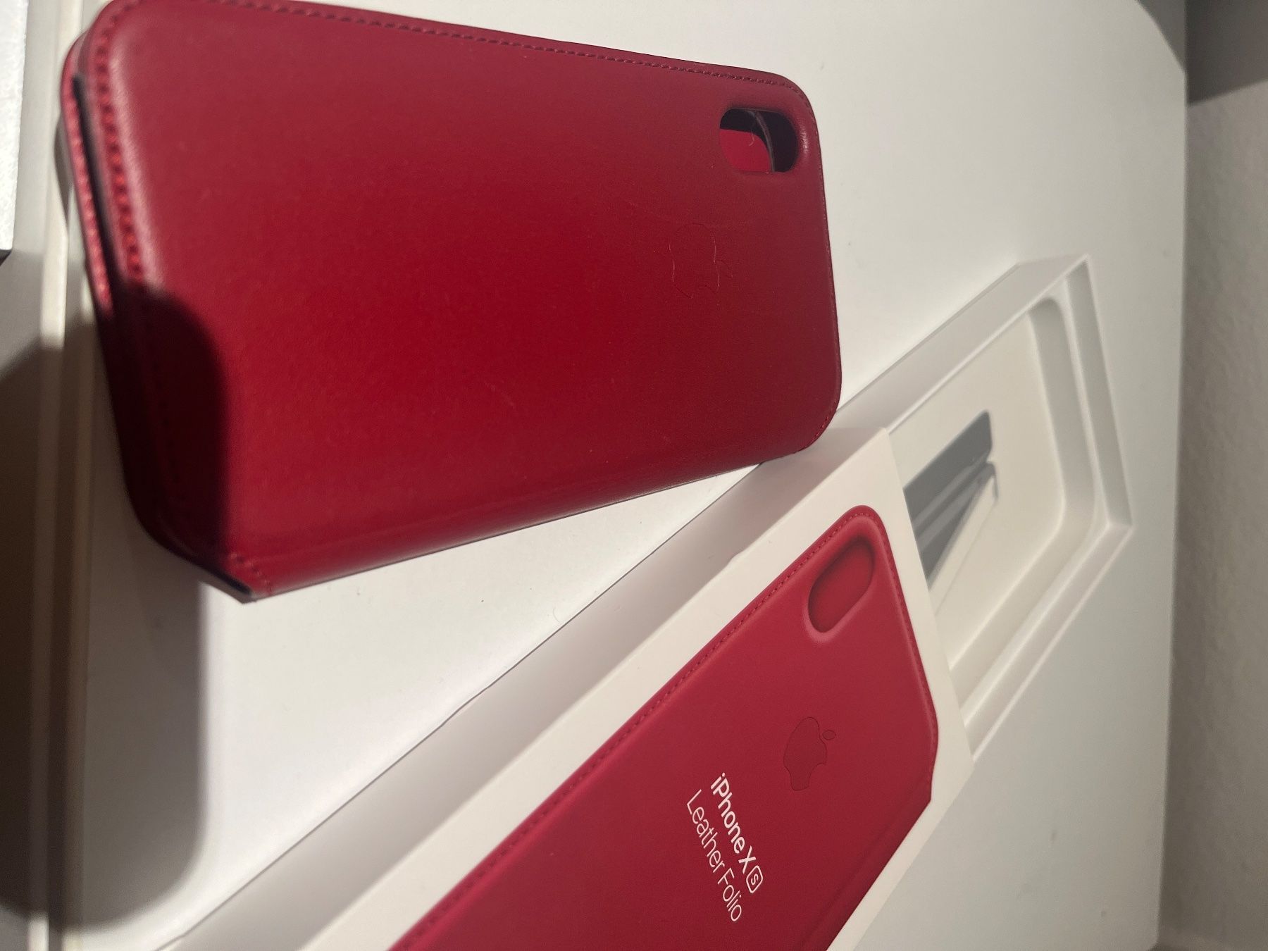 Apple Coques & Protection écran: iPhone X Lederhülle mit Verpackung – D'occasion à Luzern par HBDH_2019 2