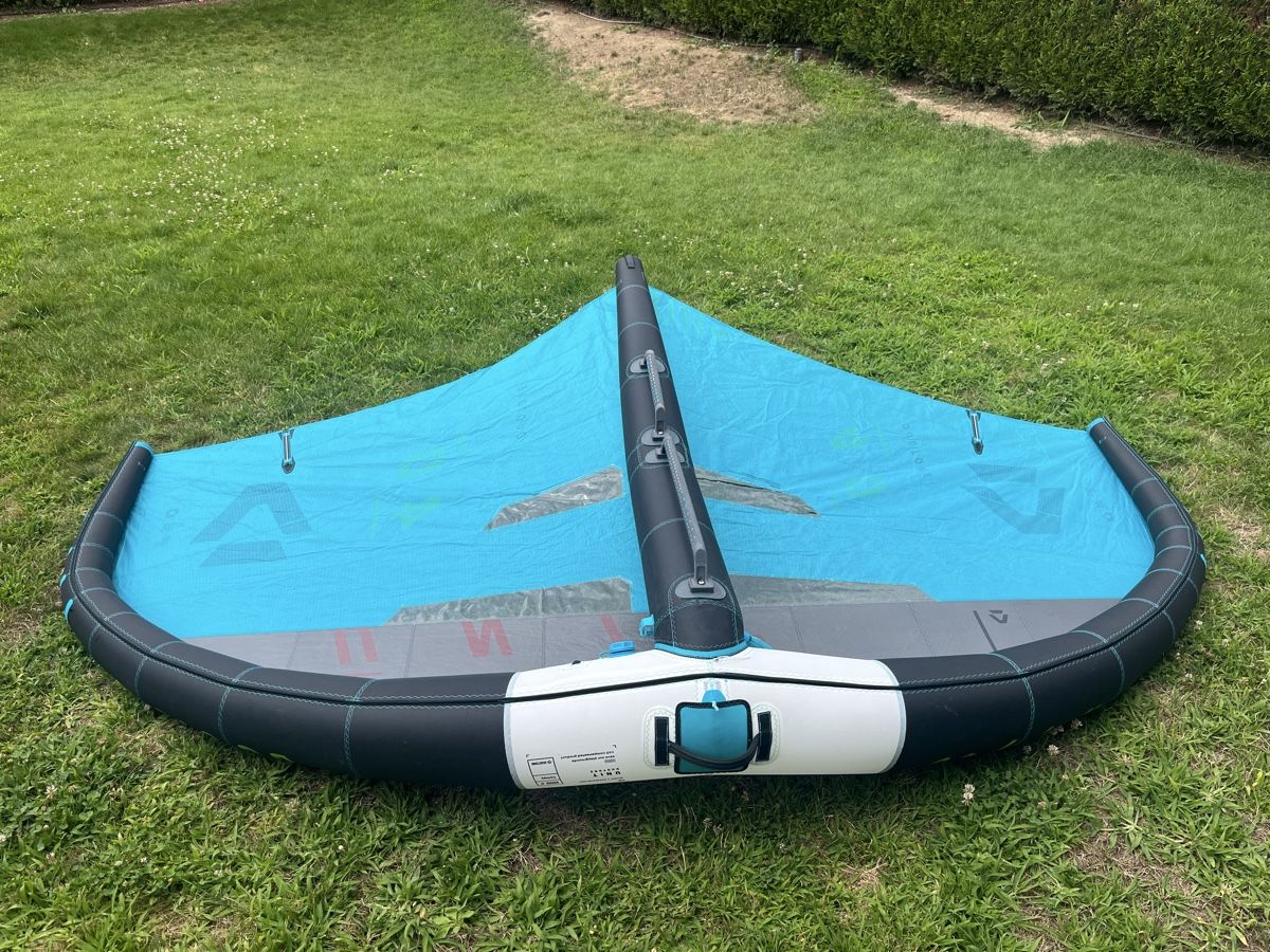 Duotone Kite: Duotone Unit 2024 4m top Zustand  – D'occasion à Tannay par Ninite01